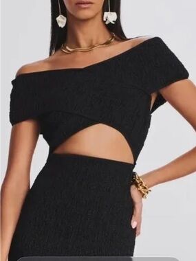 Charo Ruiz Nella Off-Shoulder Black top